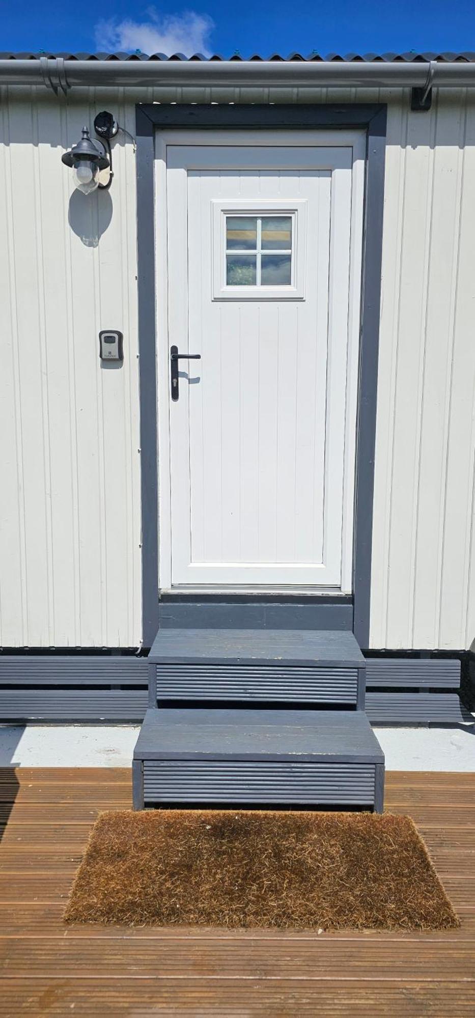 Small Cozy Shepherd Hut 20 By 7 Feet With Boxed In High Double Bed 巴尔马卡拉 外观 照片